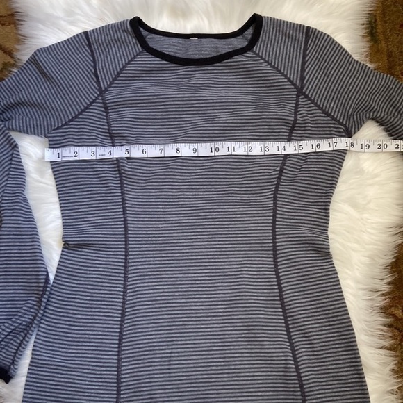 Vintage Lulú Run Turn Around Long Sleeve 🥰 - Picture 9 of 14